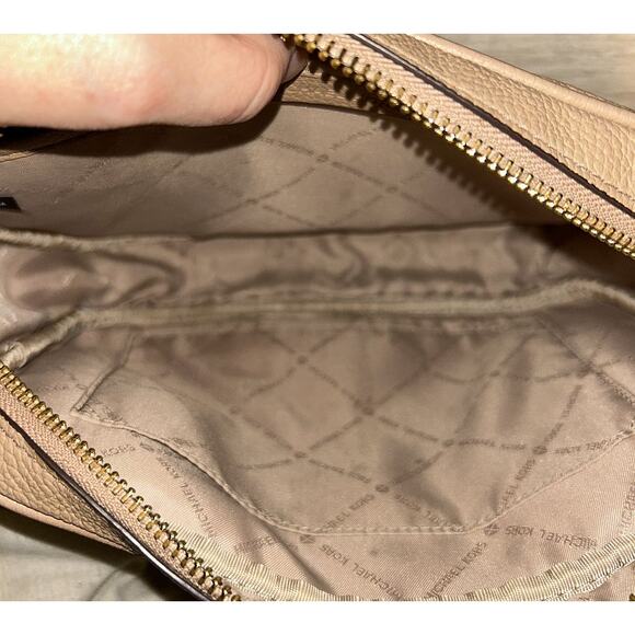 Michael Kors Fulton Large Leather Gold Crossbody Bag 38S8XFTC3L - Picture 7 of 9